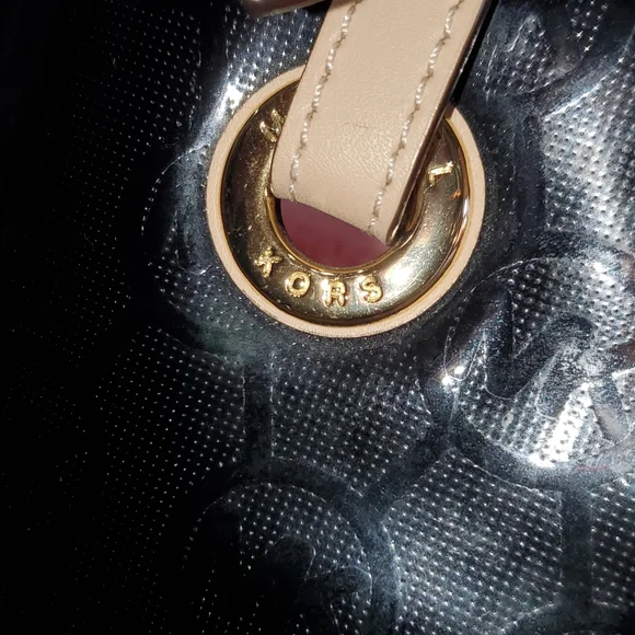 Michael Kors Black Patent Tote and Estee Lauder Bag⚜️🖤⚜️ - Picture 9 of 13